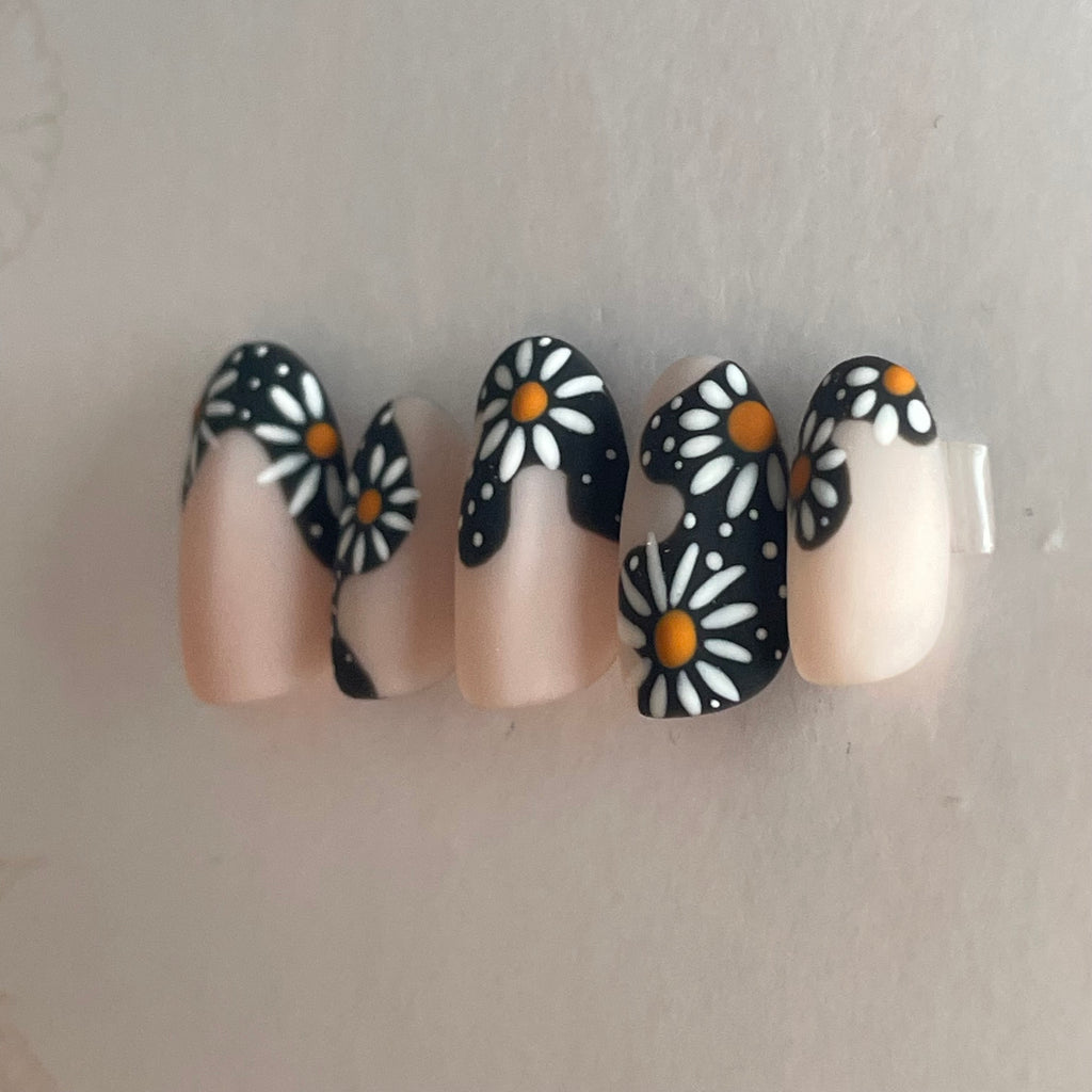 Dark Daisy